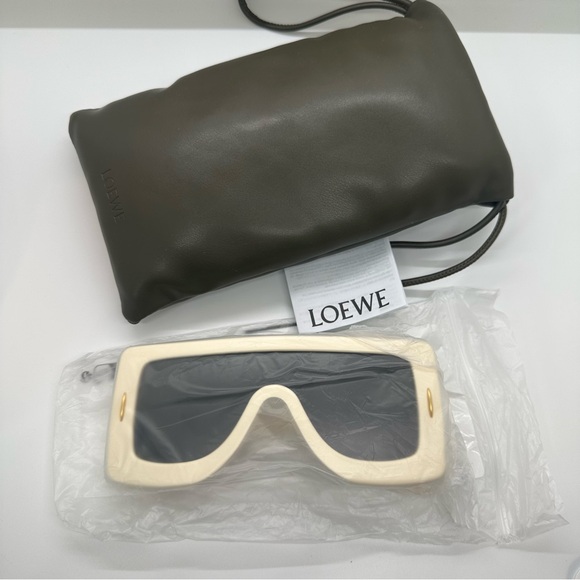 NWT Loewe | Oversized Anagram Shield Mirrored Ivory Gold Unisex Sunglasses $550 - Picture 2 of 7